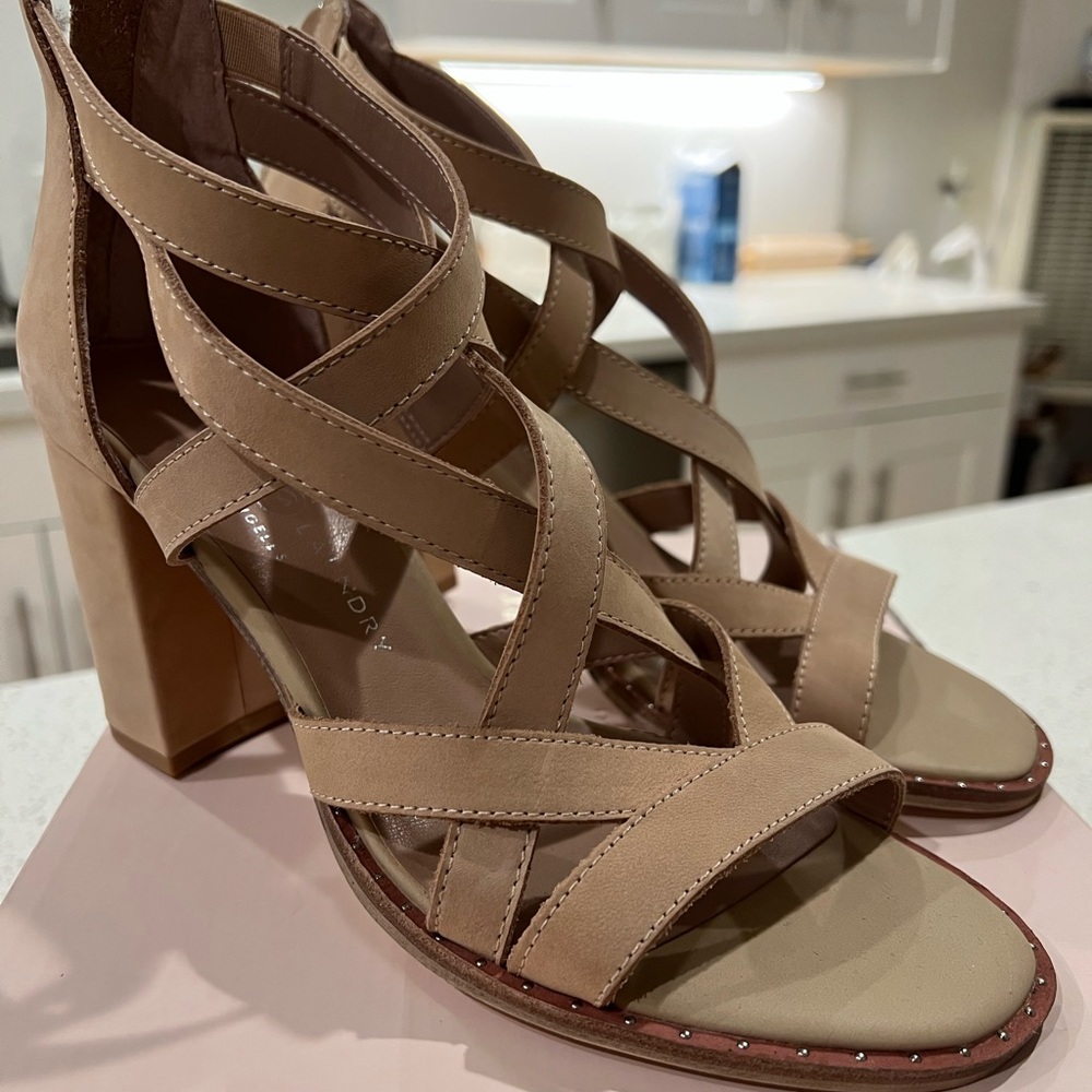 Chinese Laundry Cream Shawnee Heel